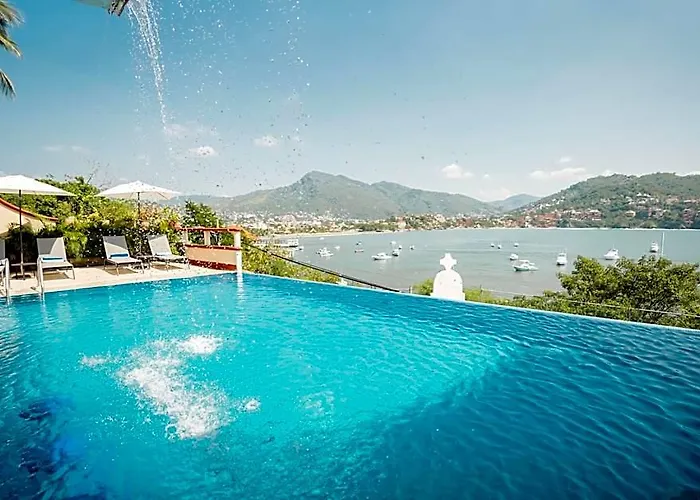 Del Pescador Zihuatanejo