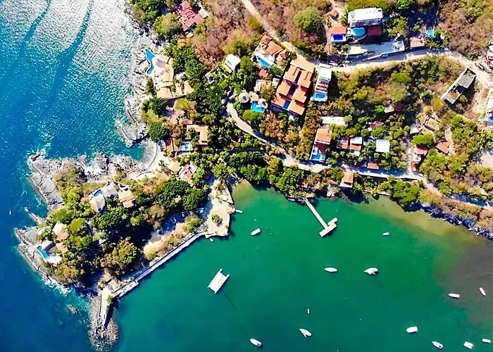 Del Pescador Zihuatanejo